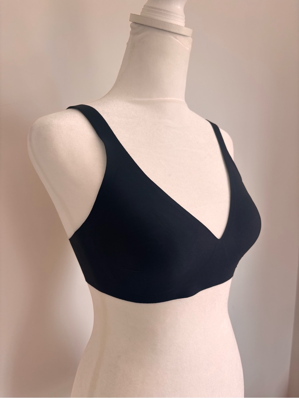 Bombas No Show Plunge Bralette in Black S - Picture 4 of 10